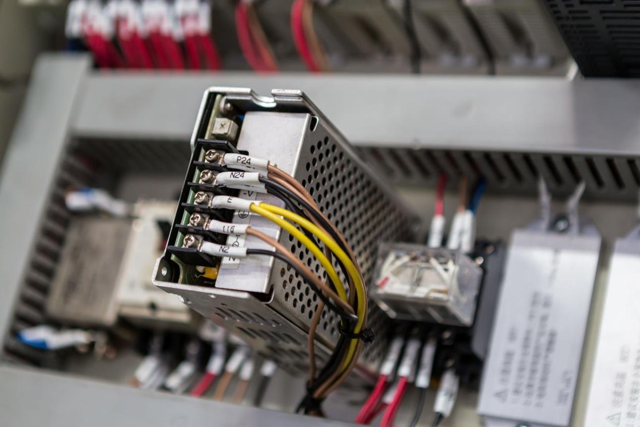 How Many Types of Switching Power Supplies Are There? A Complete 2026 Guide for Industrial Buyers and Engineers preview