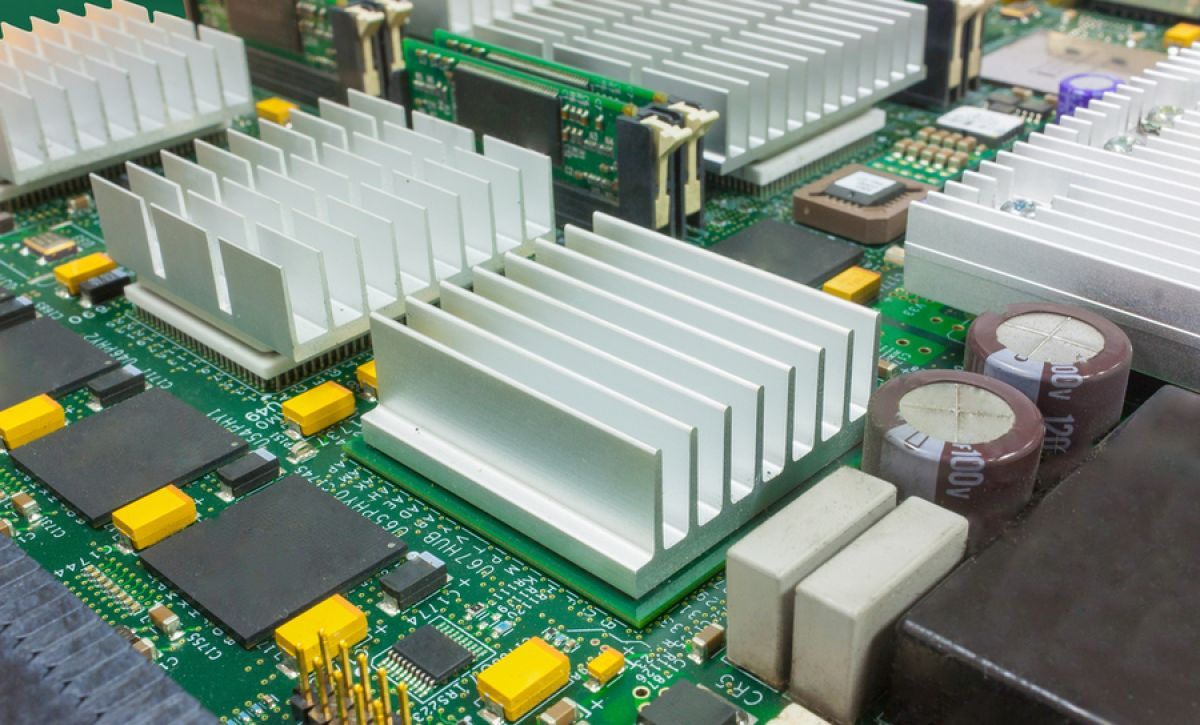 How to Choose the Right Enclosed Power Supply: A Practical Guide for Industrial and IoT Applications - Efficiency and Energy Performance