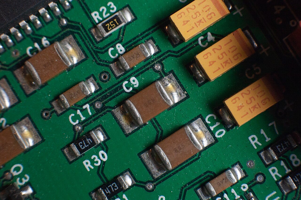 Why a Switching Power Supply Makes Noise: Non-Magnetic Causes Engineers Should Check - 1. MLCC piezoelectric vibration