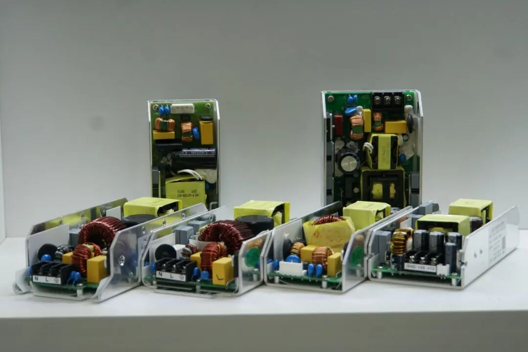 Switch Mode Power Supply Troubleshooting Guide: Why Do SMPS Fail-and How Can You Diagnose Them Like an Expert? - Step 2: Can You Trust Your Sense of Smell in Electrical Diagnostics?